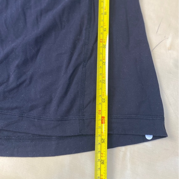 Lululemon Run Speedy Turtleneck Thumb holes Black Sz 6 Activewear Running Gym - Picture 4 of 15